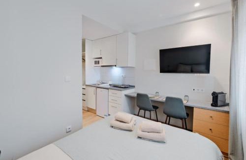 Alvalade Apartment | Lovely studio fully equipped near subway N4