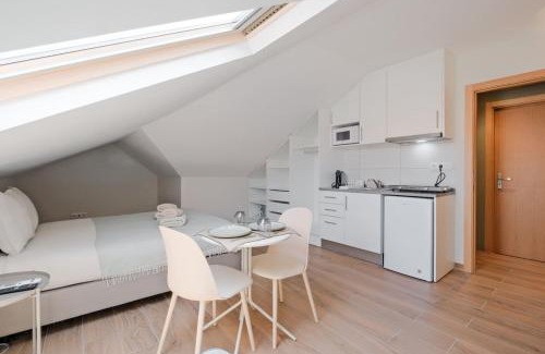 Alvalade Apartment | Lovely studio fully equipped near subway N10 - Shared bathroom with another Studio