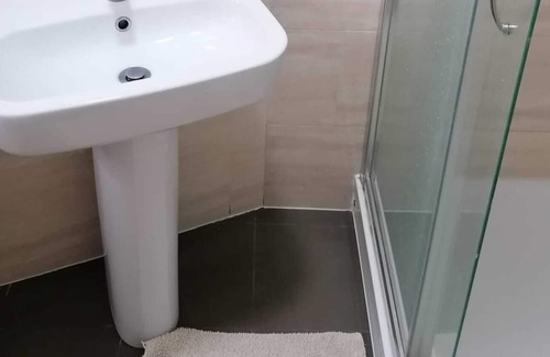 Cray Valley West Apartment | Lovely studio in a quiet neighborhood