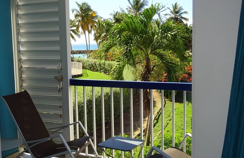 Pointe de la verdure Apartment | Lovely Studio, sea view and beach access 50 m'away
