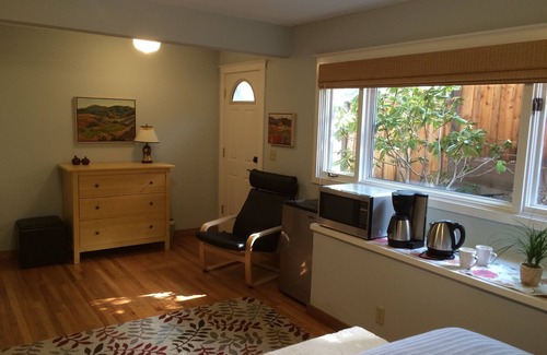 Berkeley House | Lovely Studio w/private entrance