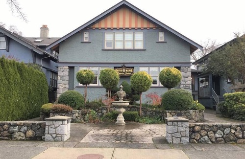 Fairfield Apartment | Lovely Suite in Heritage Manor, Free Parking