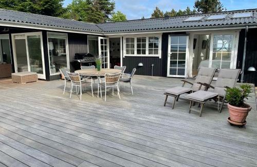 Hillerod House | Lovely Summer House By Arresø