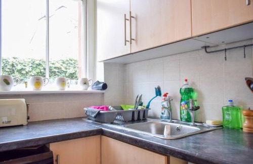 Newhaven Apartment | Lovely Sunny 2 Bed Home Edinburgh Coast