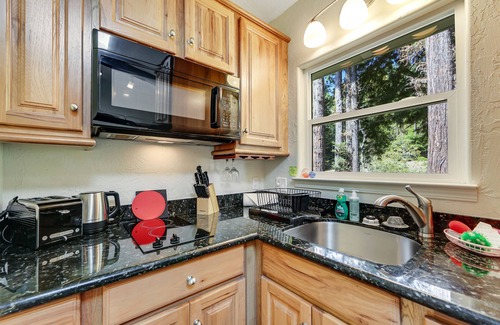 Gualala House | Lovely three-suite home on 11 acres with hot tub, fireplace, & beach access
