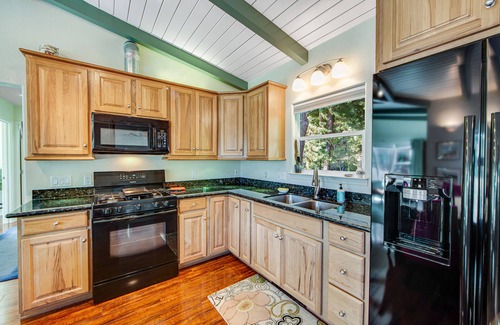 Gualala House | Lovely three-suite home on 11 acres with hot tub, fireplace, & beach access