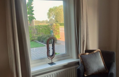 Municipality of Barneveld House | Lovely velvet vacation home (under the beech)