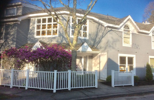 Boothbay Harbor House | Lovely waterfront home, harbour-side setting