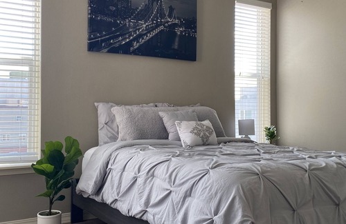 Belltown Apartment | Lovely Waterfront Home in the Heart of Seattle!