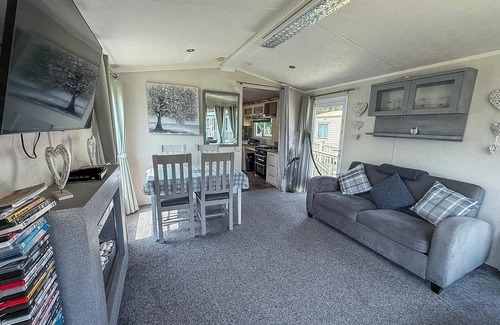 Mappleton House | Lovely wheelchair friendly caravan at Skipsea Sands in Yorkshire ref 41167WF