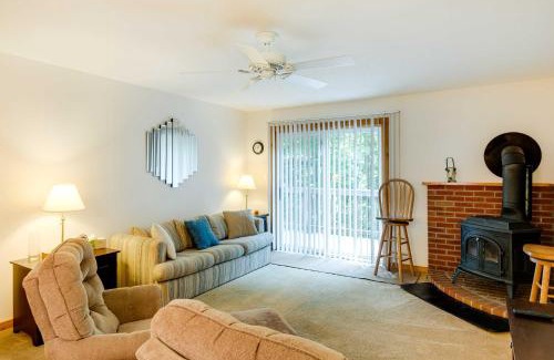 Lincoln Apartment | Lovely White Mountains Condo Hike, Ski and Unwind!