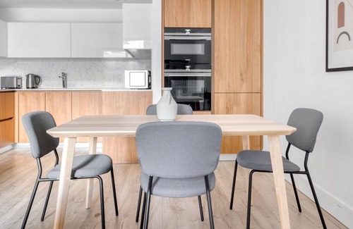 Tower Hill Apartment | Lovely Whitechapel 2BR w/Gym, Spa & Conc, near Tube, by Blueground