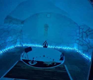 Tournon-sur-Rhone Apartment | Loveroom&Spa Dreamroom