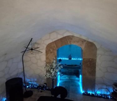 Tournon-sur-Rhone Apartment | Loveroom&Spa Dreamroom