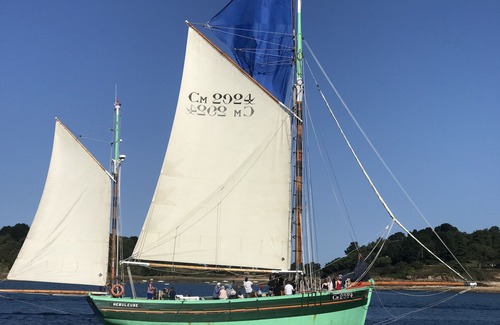 Lannion Apartment | Lovin'Room Romantic Suite with private Jacuzzi