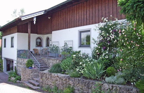 Antwort Apartment | Lovingly furnished apartment with sunny breakfast terrace