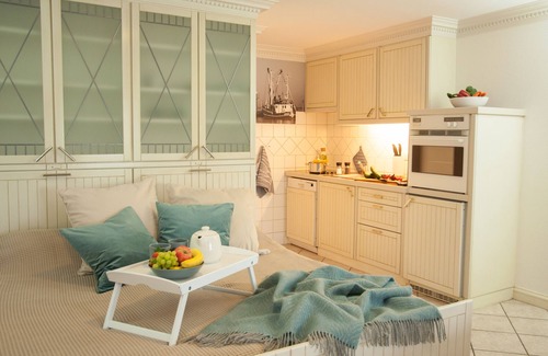 Dagebuell Apartment | Lovingly, maritime furnished apartment surrounded by fields and meadows