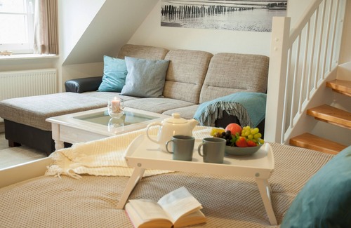 Dagebuell Apartment | Lovingly, maritime furnished apartment surrounded by fields and meadows