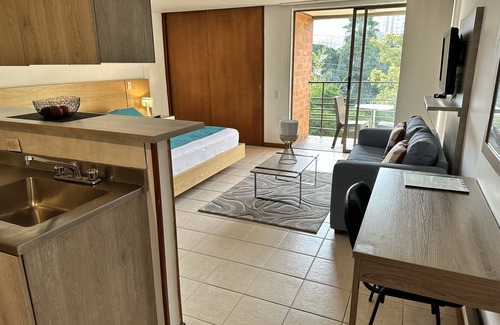Patio Bonito Apartment | Low cost Studio with private balcony