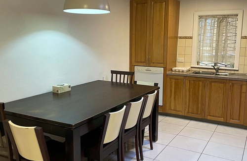 Granville House | Low price clean linen free stuff G2 sleep 15 persons