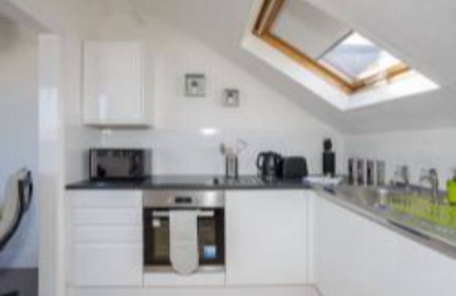 Southsea Apartment | Lowcay Apartment C