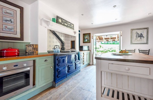 Sturminster Newton Cottage | Lower Fifehead Farm - characterful 17th century farmhouse that sleeps 10 guests in 5 bedrooms
