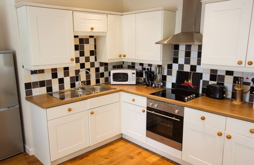 Pembroke Apartment | Lower Old Farmhouse, Portclew Cottages