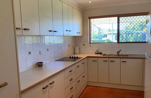 Bongaree House | Lowset Pet Friendly Home