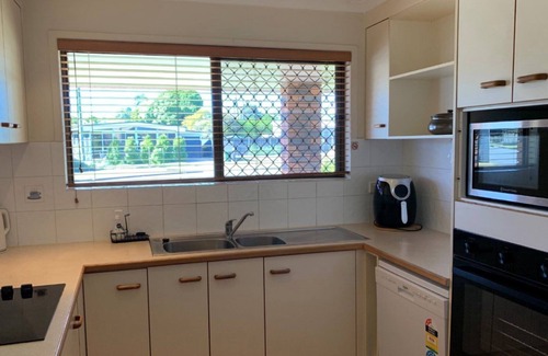 Bongaree House | Lowset Pet Friendly Home