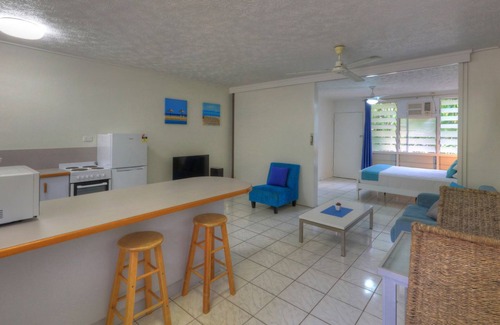 Arcadia Apartment | Loyang Apartment 1 - Fantastic value island getaway with complex pool and short stroll to Alma Bay