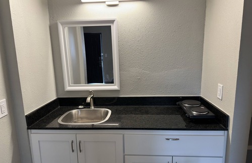 Tulsa Apartment | LTA Suites Brookside