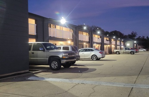 Tulsa Apartment | LTA Suites Brookside
