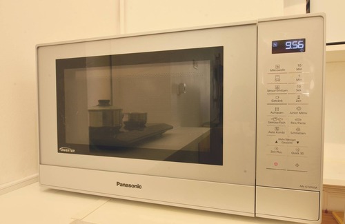 Lauris Apartment | Luberon - Elegant Private/Privé Studio with aircon/clim - free wifi