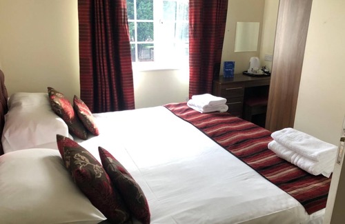 West Bromwich Bed & Breakfast | Lucarelli Inn
