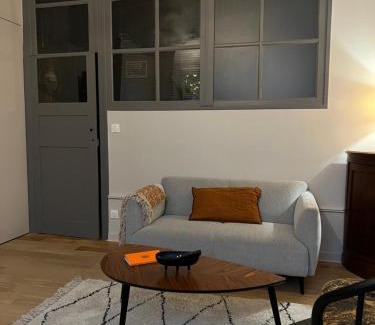 Clermont Ferrand City Centre Apartment | Lucas II Appartement 35 m2 Hôtel Particulier XVII ieme siècle Centre Historique Clermont-Ferrand cathédrale