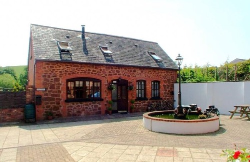 Exminster House | Luccombe Barn - Two Bedroom House, Sleeps 5