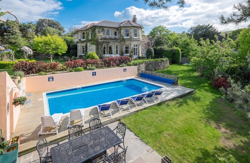 Shanklin Apartment | Luccombe Villa Holiday Apartments - Crows Nest apartment