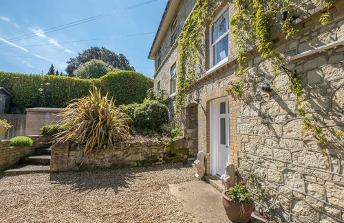 Shanklin Apartment | Luccombe Villa Holiday Apartments - Crows Nest apartment