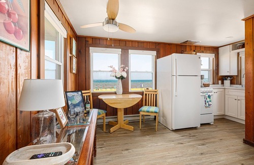 Traverse City Cottage | Lucky #7 @ Lakeshore Resort