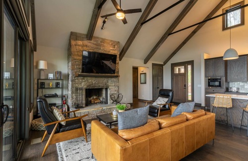 Deep Gap House | Lucky Landing - BRMC amenities, pets, views, hot tub, fire pit, game tables