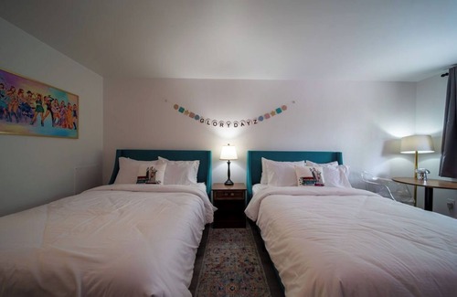 Eureka Springs Resort | Lucky Number 13 is so Gorgeous, your heart hands will be showing!