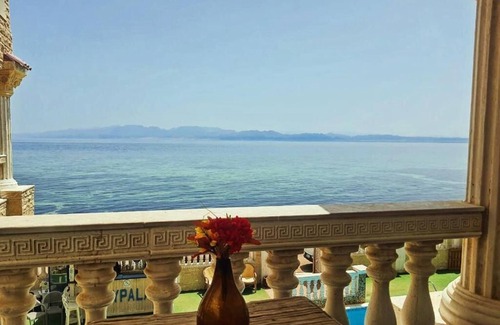 Dahab Apartment | Lucky Palace Dahab , Beach Front Chalets with a beautiful pool - Pet Friendly