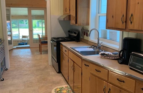 La Pointe House | Lucy`s Farm House - Beautiful Property with over 250 Feet of Sand Beach!