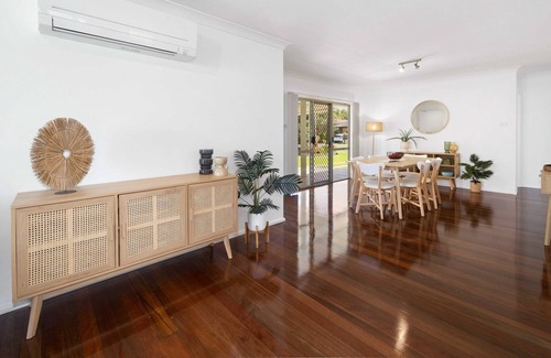 North Haven Cottage | Luderick Cottage - fish, surf, eat, walk everywhere