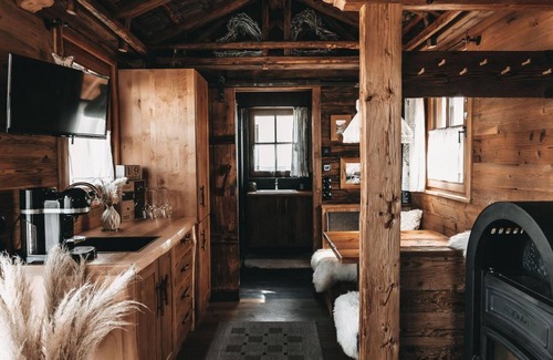 Maria Alm am Steinernen Meer House | Luftschloss ÜF - Jufenalm Boho Hotel & Restaurant