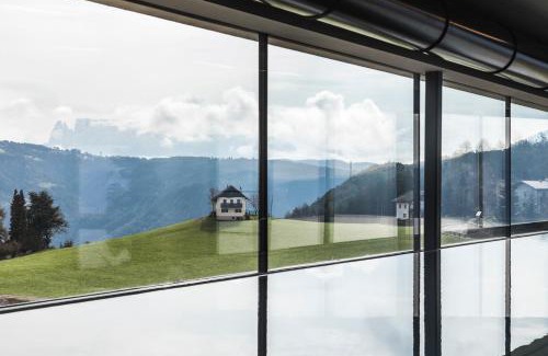 San Genesio Atesino Hotel | Luis & die Buabm - Gasthof Jenesien
