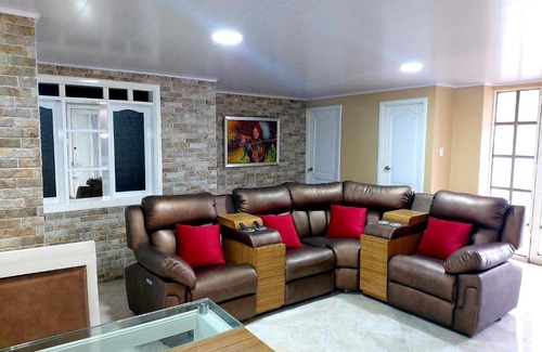 La Estrella Apartment | Lujoso apartamento amoblado a tan solo dos cuadras del parque principal.