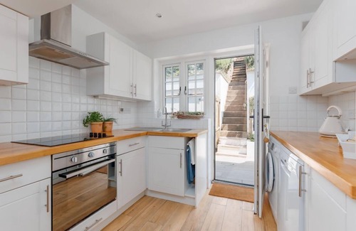 West Lulworth Cottage | Lulwind - walking distance to Lulworth Cove