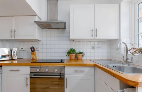 West Lulworth Cottage | Lulwind - walking distance to Lulworth Cove