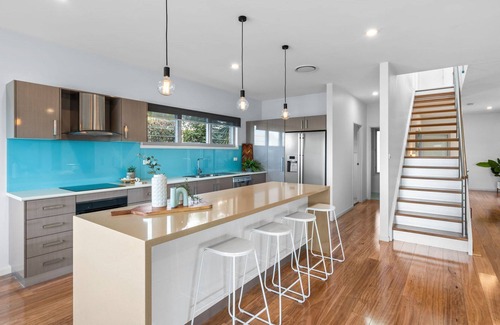 Silverwater House | Luminara Lago 6br Waterfront Retreat with Pool at Silverwater
